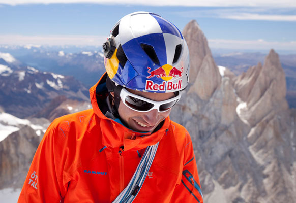 David Lama réussit le premier la face sud-est du Cerro Torre en libre!